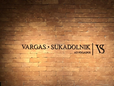 Letras em Acrlico Vargas Sukadolnik