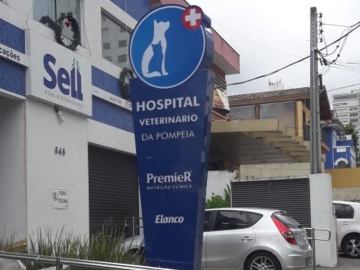 Fachada e Totem Hospital Veterinrio da Pompia