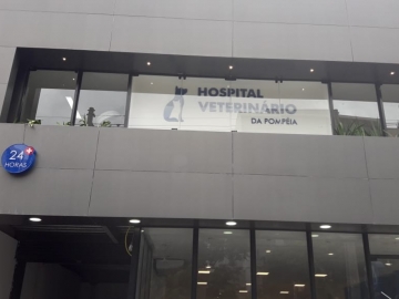Fachada e Totem Hospital Veterinrio da Pompia
